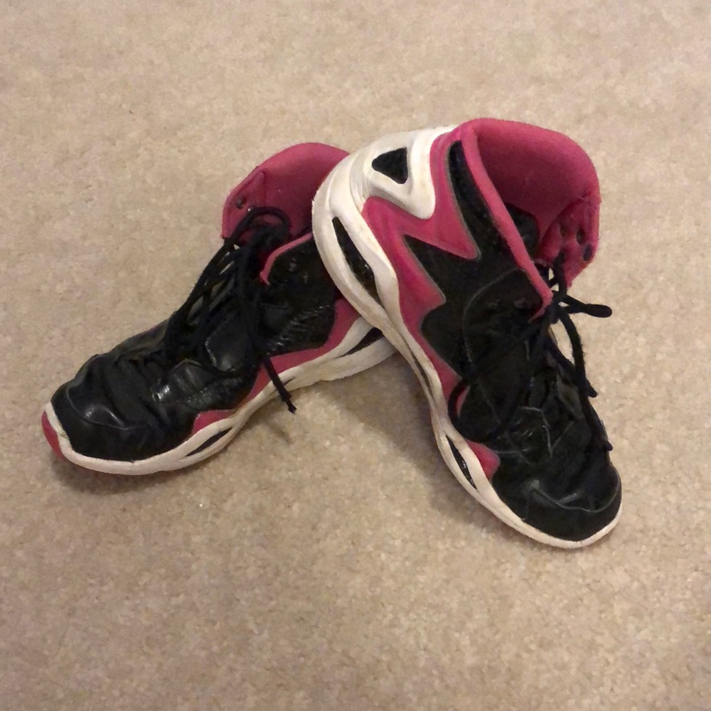 Hi-Top Reebok Sneakers
